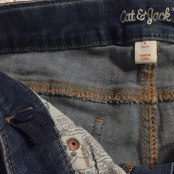 NWOT- 2 Pairs of Cat&Jack cut off denim shorts - Picture 3 of 4
